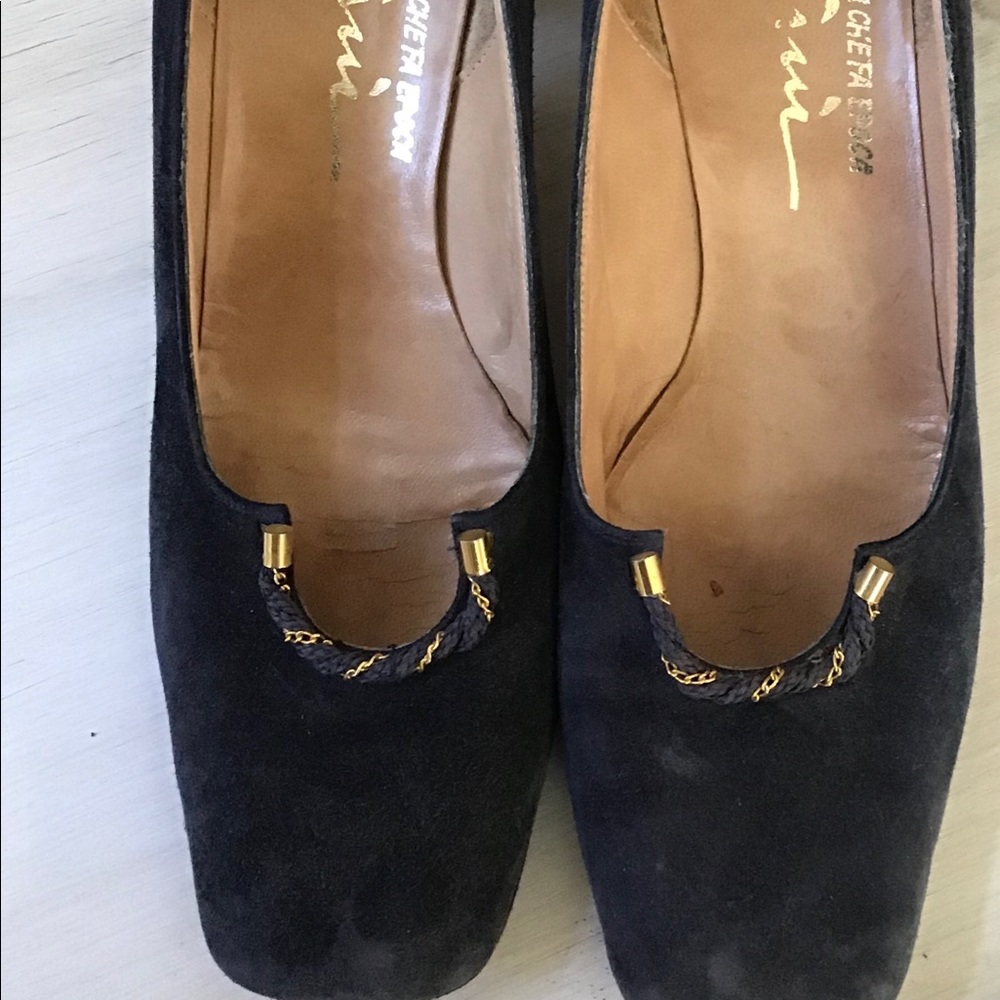 Vintage blues suede low heel pumps